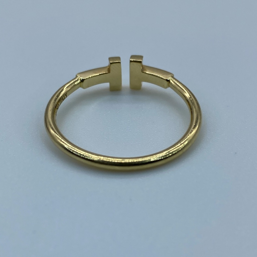 Tiffany T Wire Ring in 18k Gold - Picture 5 of 12
